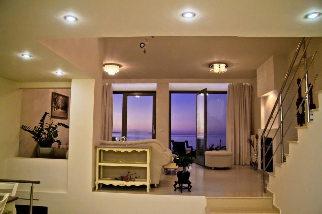 Sea View Beachfront Villa Maria Γούβες Εξωτερικό φωτογραφία