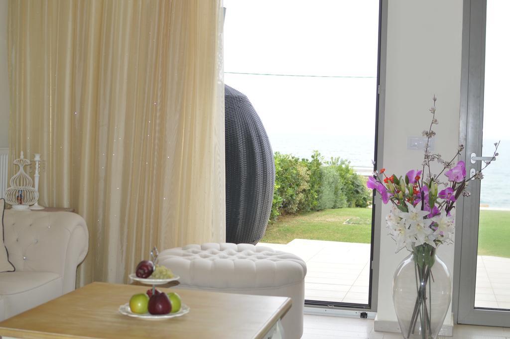 Sea View Beachfront Villa Maria Γούβες Εξωτερικό φωτογραφία